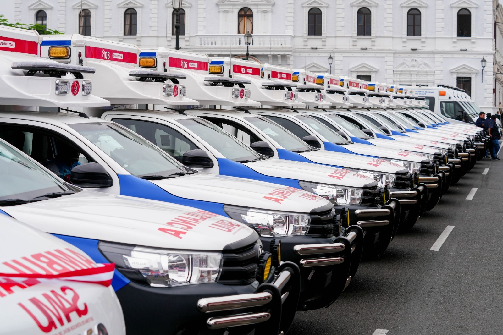 38 Ambulancias Modernas para La Libertad